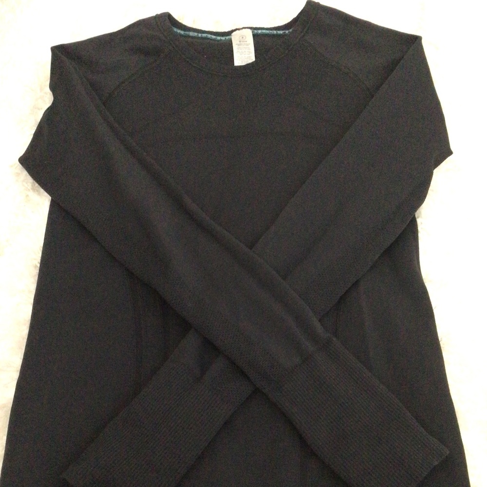 ivivva/kids lululemon long sleeve fitted tee.